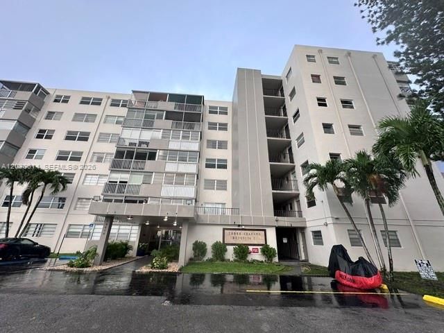 For Rent: $1,550 (1 beds, 1 baths, 746 Square Feet)