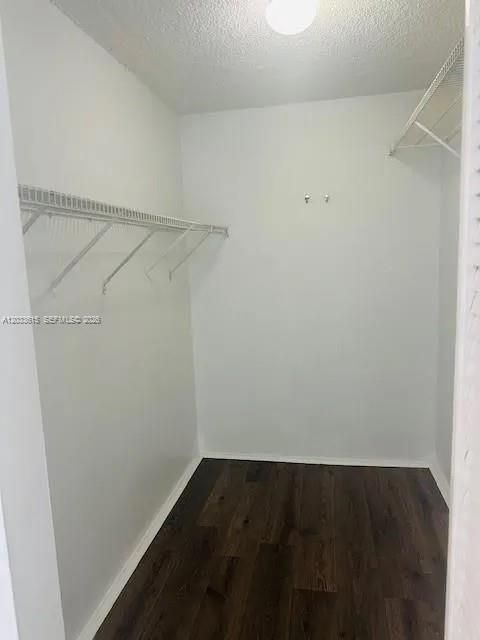 For Rent: $2,500 (2 beds, 2 baths, 1415 Square Feet)