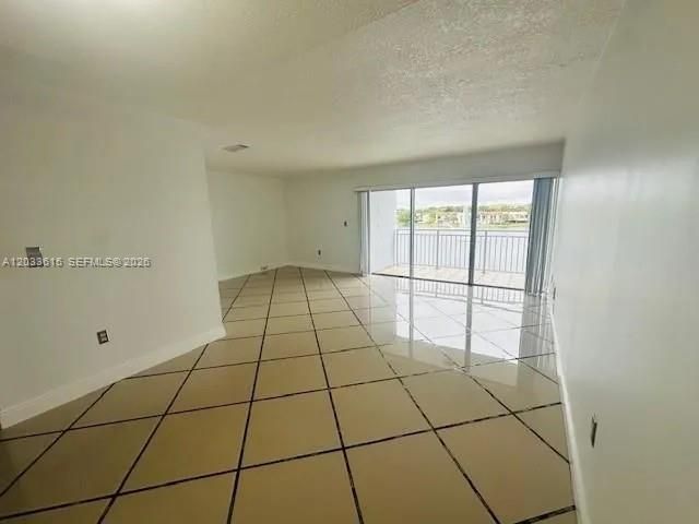 For Rent: $2,500 (2 beds, 2 baths, 1415 Square Feet)
