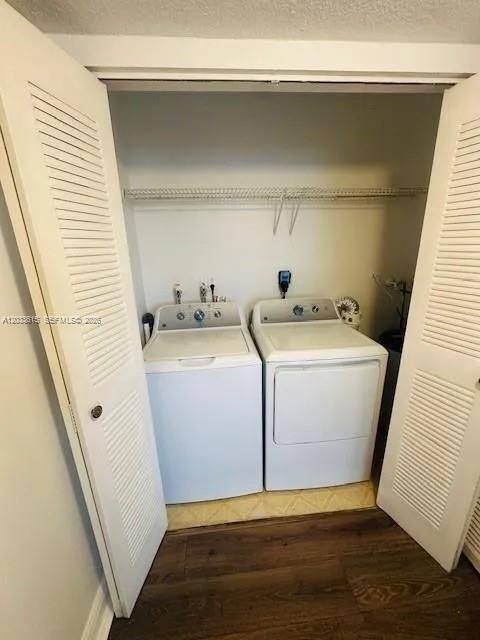 For Rent: $2,500 (2 beds, 2 baths, 1415 Square Feet)