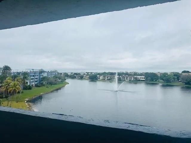 For Rent: $2,500 (2 beds, 2 baths, 1415 Square Feet)
