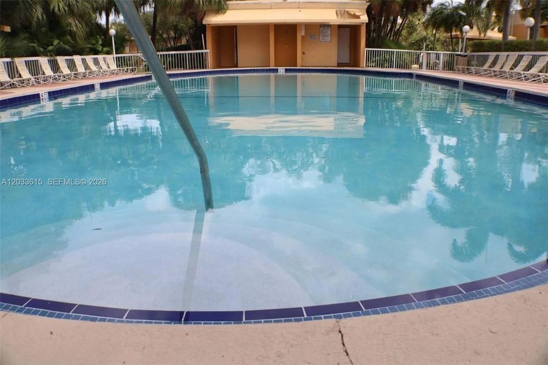 For Rent: $2,500 (2 beds, 2 baths, 1415 Square Feet)