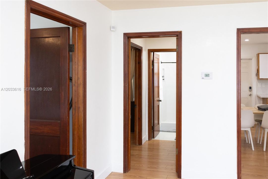 For Sale: $475,000 (2 beds, 1 baths, 783 Square Feet)