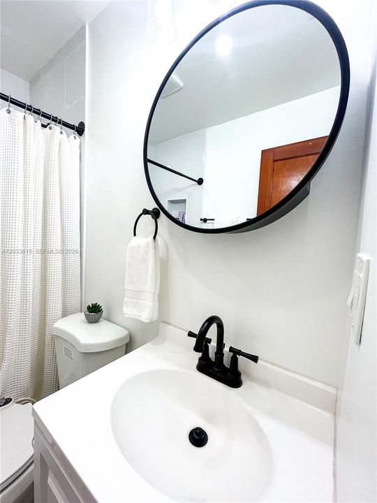 For Sale: $475,000 (2 beds, 1 baths, 783 Square Feet)