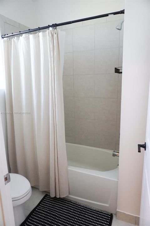 2nd Bathroom with Tub