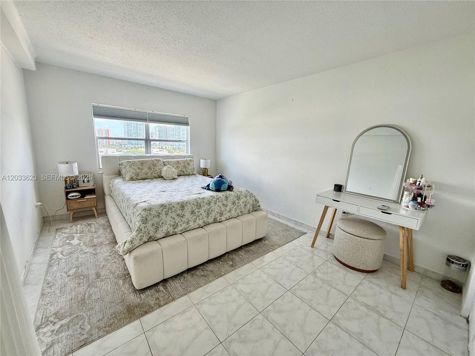 En Venta: $252,000 (1 camas, 1 baños, 705 Pies cuadrados)