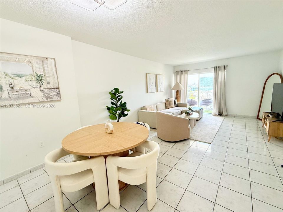 En Venta: $252,000 (1 camas, 1 baños, 705 Pies cuadrados)