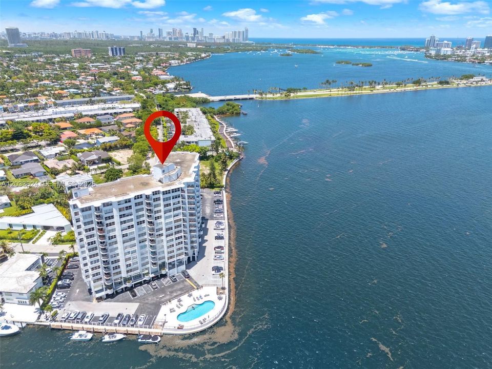 For Sale: $434,900 (2 beds, 2 baths, 1124 Square Feet)
