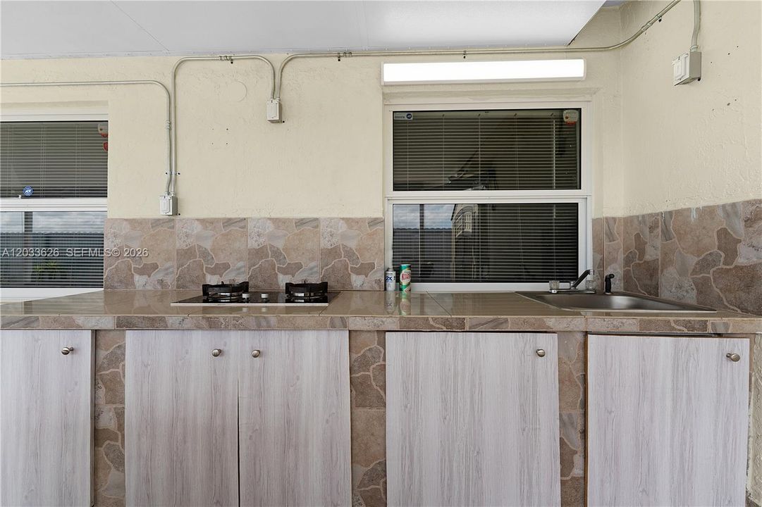 For Rent: $3,100 (3 beds, 2 baths, 1429 Square Feet)
