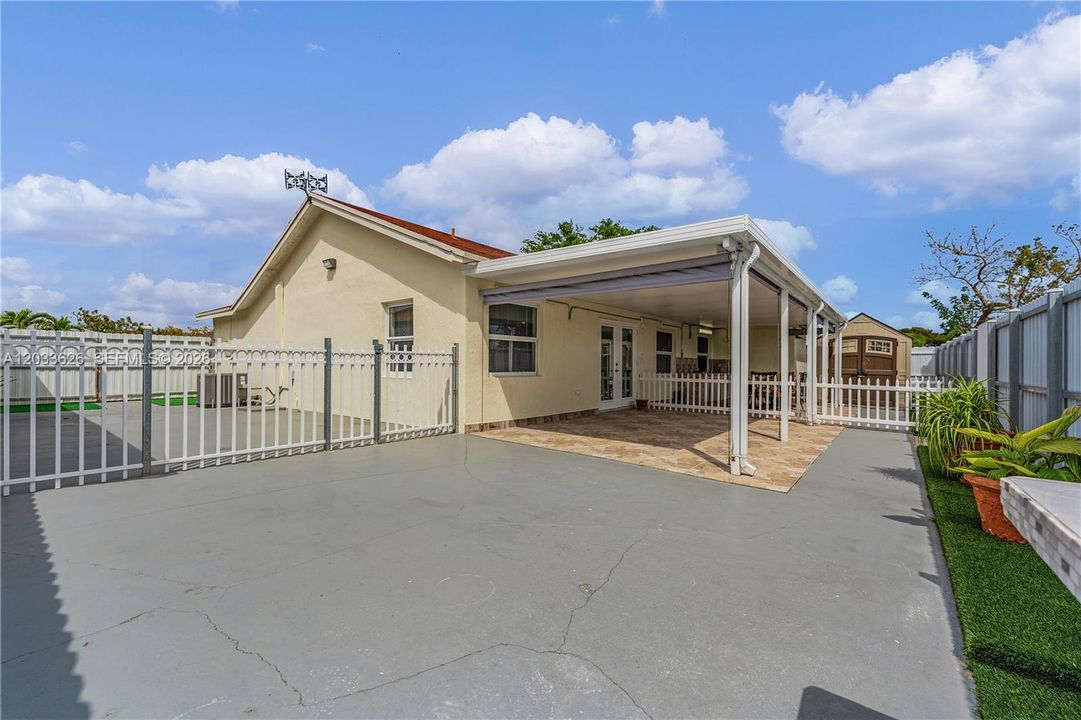 For Rent: $3,100 (3 beds, 2 baths, 1429 Square Feet)