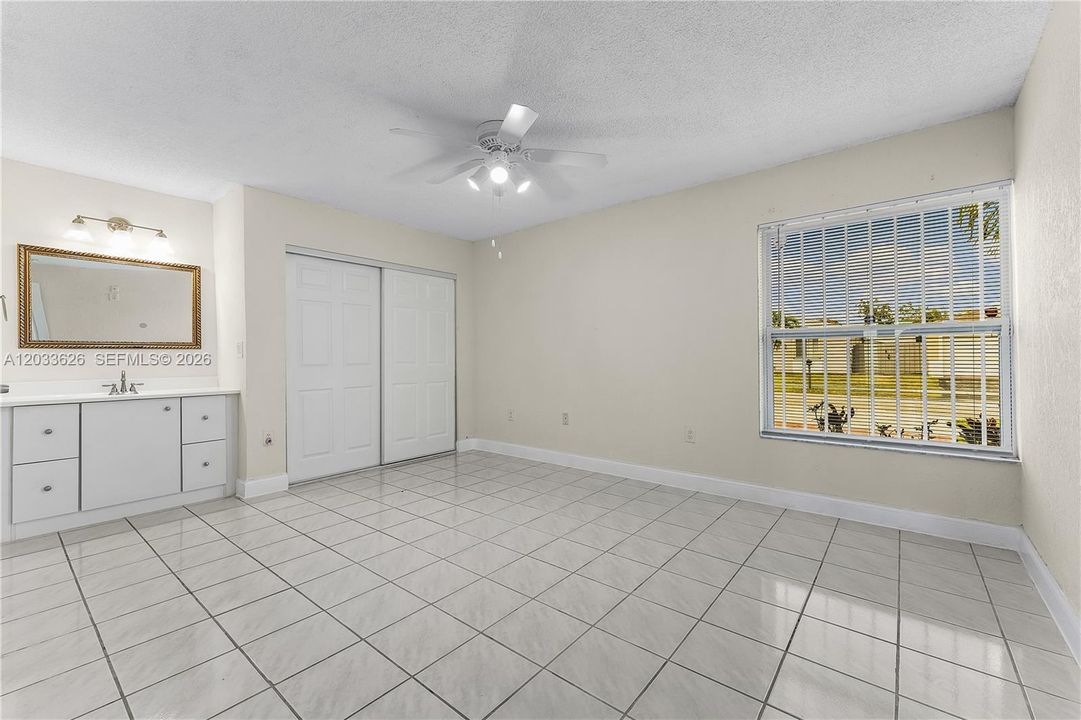 For Rent: $3,100 (3 beds, 2 baths, 1429 Square Feet)