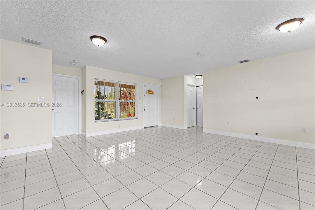 For Rent: $3,100 (3 beds, 2 baths, 1429 Square Feet)