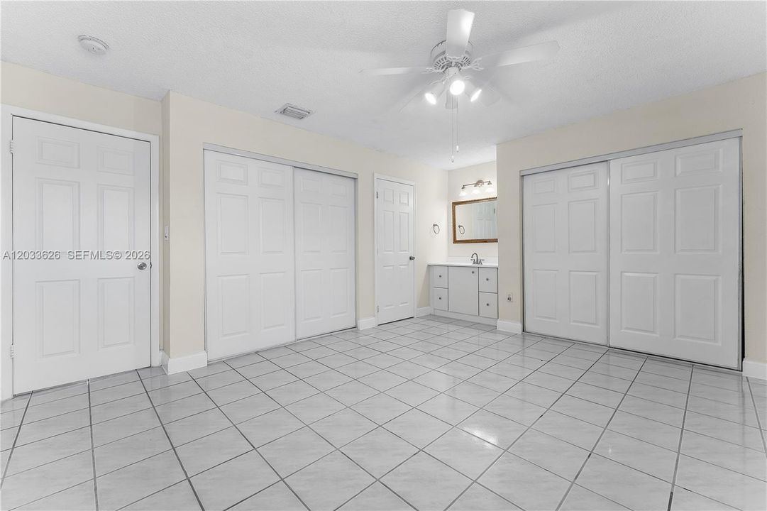 For Rent: $3,100 (3 beds, 2 baths, 1429 Square Feet)