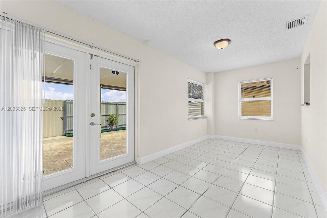 For Rent: $3,100 (3 beds, 2 baths, 1429 Square Feet)