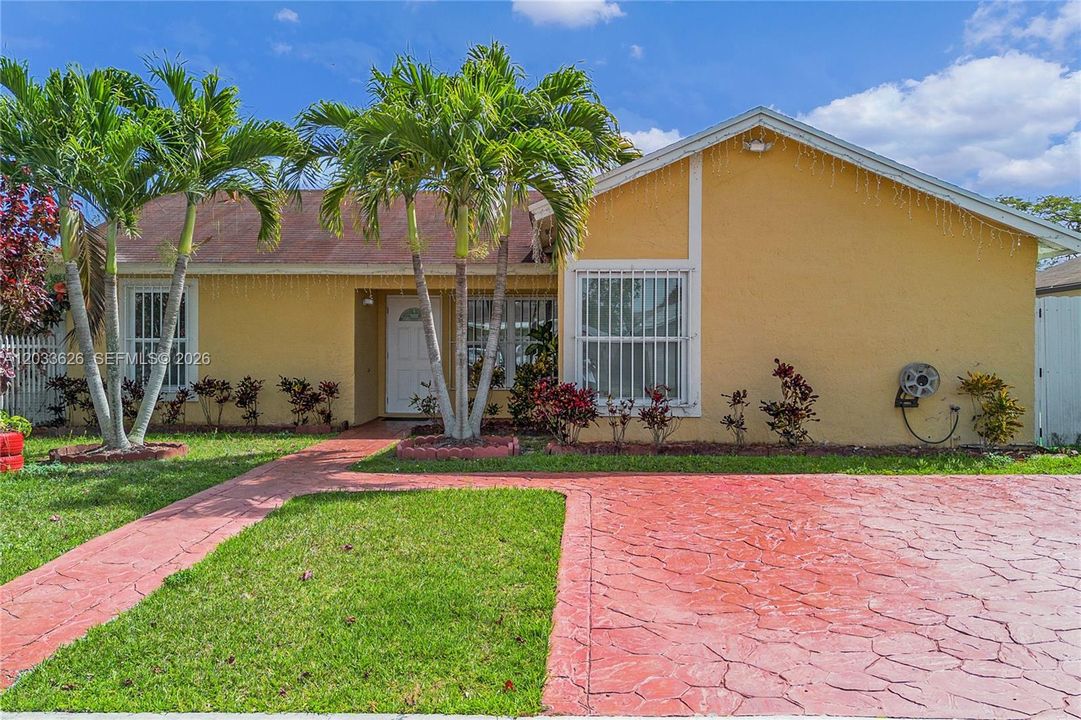 For Rent: $3,100 (3 beds, 2 baths, 1429 Square Feet)