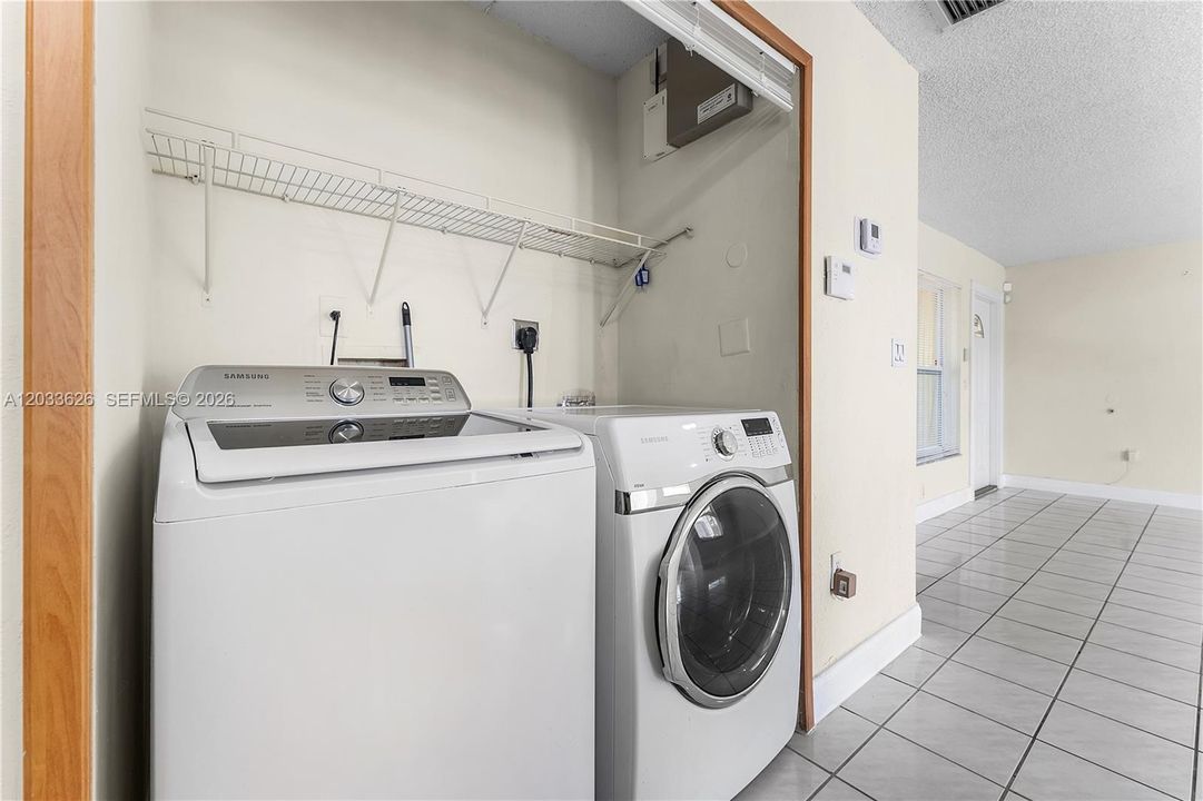 For Rent: $3,100 (3 beds, 2 baths, 1429 Square Feet)