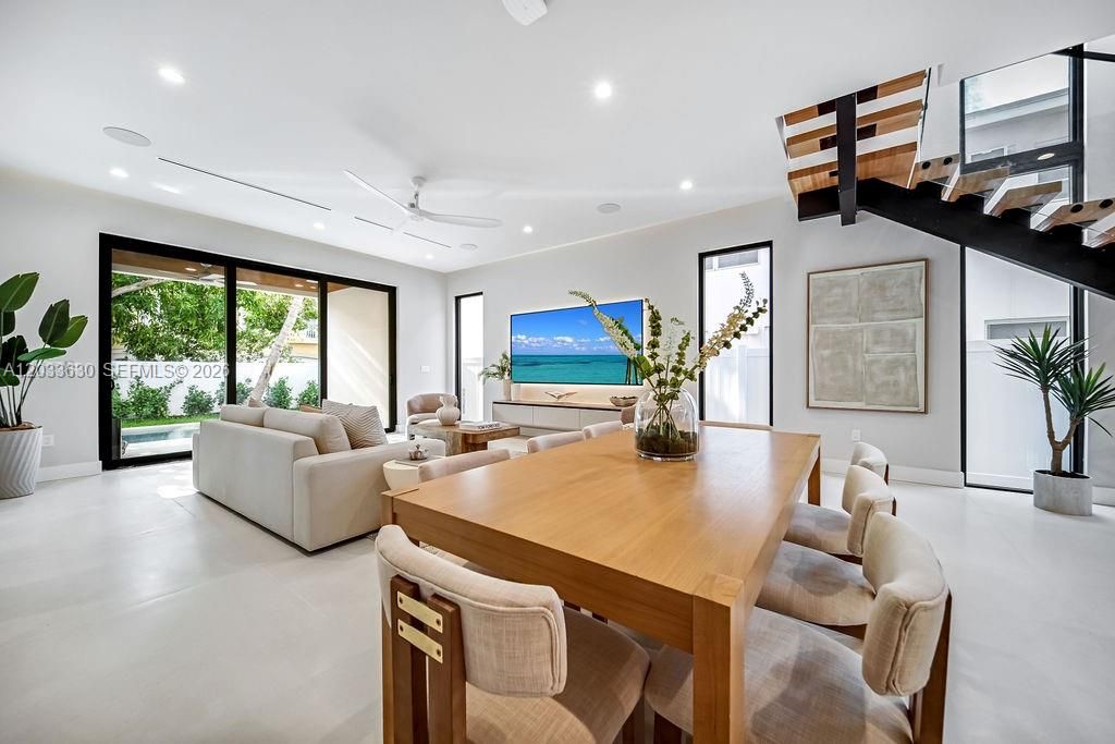 For Sale: $1,675,000 (3 beds, 3 baths, 2623 Square Feet)