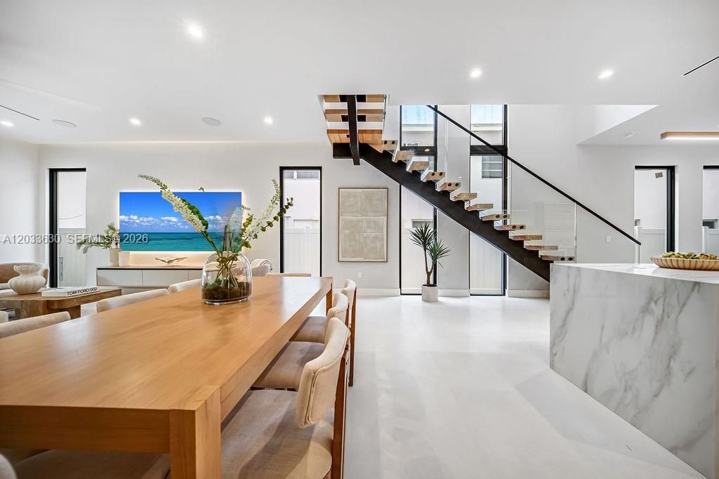 For Sale: $1,675,000 (3 beds, 3 baths, 2623 Square Feet)