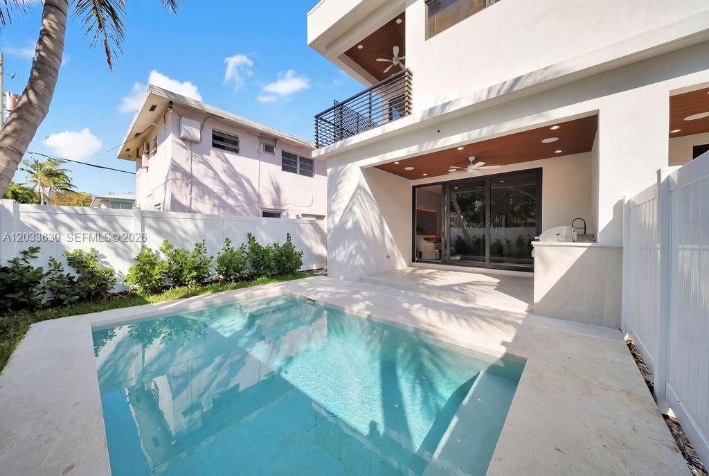 For Sale: $1,675,000 (3 beds, 3 baths, 2623 Square Feet)