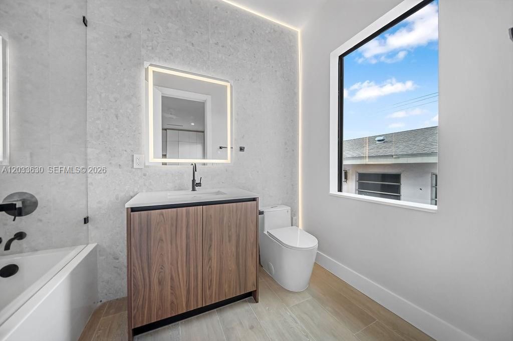 For Sale: $1,675,000 (3 beds, 3 baths, 2623 Square Feet)