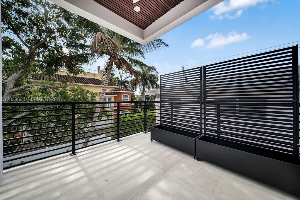 For Sale: $1,675,000 (3 beds, 3 baths, 2623 Square Feet)