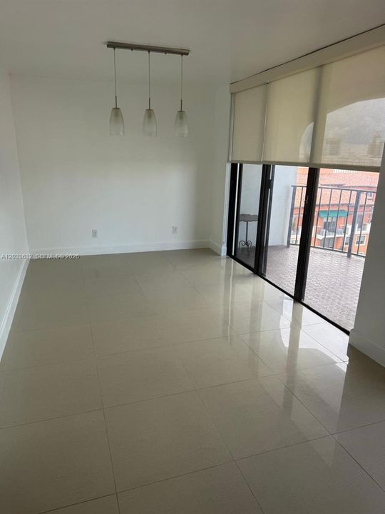 For Rent: $3,000 (2 beds, 2 baths, 1165 Square Feet)