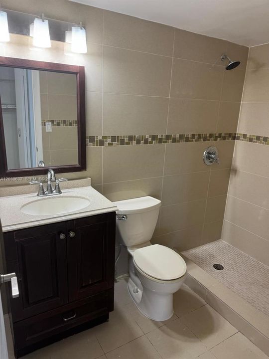 For Rent: $3,000 (2 beds, 2 baths, 1165 Square Feet)