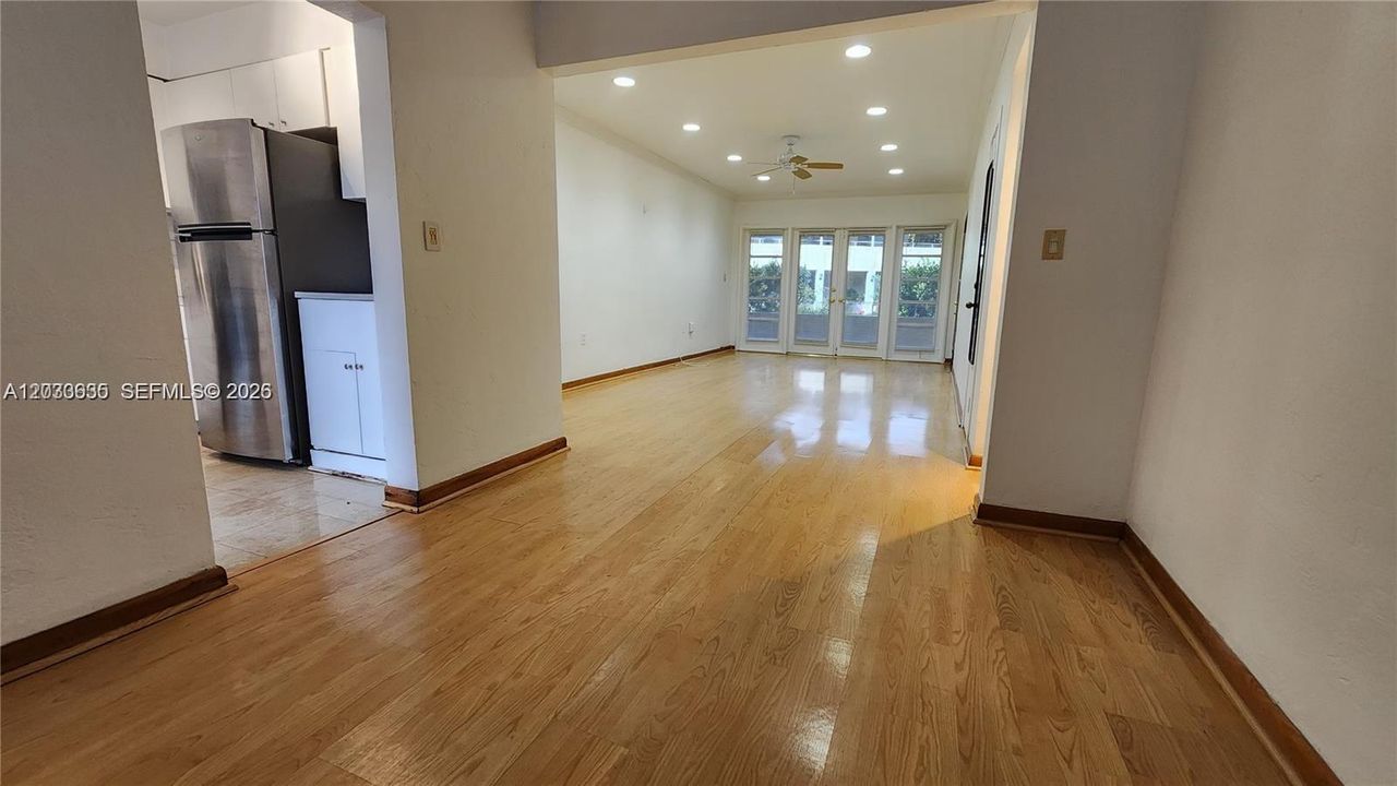 For Rent: $2,100 (1 beds, 1 baths, 767 Square Feet)