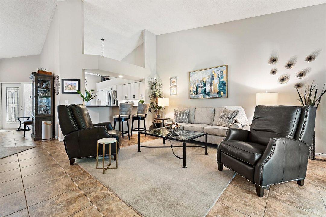 022-2387SWFoxpointWay-PalmCity-SMALL