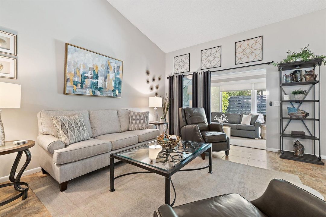 019-2387SWFoxpointWay-PalmCity-SMALL