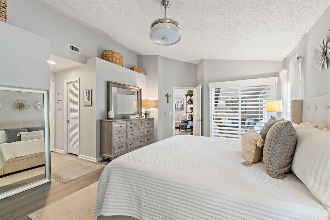 027-2387SWFoxpointWay-PalmCity-SMALL