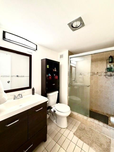 En Venta: $295,000 (2 camas, 2 baños, 1190 Pies cuadrados)