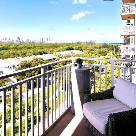 En Venta: $295,000 (2 camas, 2 baños, 1190 Pies cuadrados)