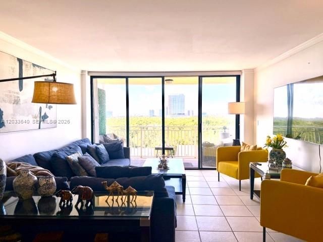En Venta: $295,000 (2 camas, 2 baños, 1190 Pies cuadrados)