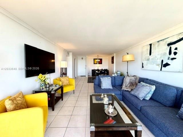 En Venta: $295,000 (2 camas, 2 baños, 1190 Pies cuadrados)