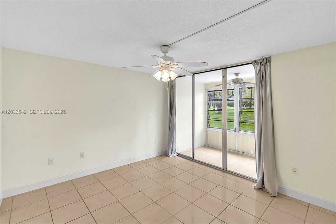 For Rent: $1,750 (1 beds, 1 baths, 850 Square Feet)