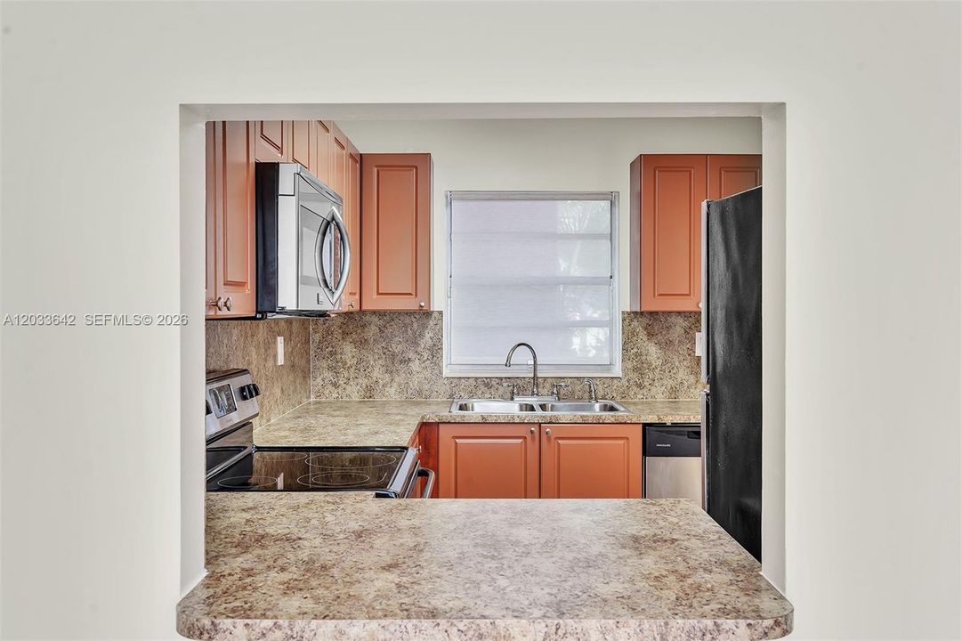 For Rent: $1,750 (1 beds, 1 baths, 850 Square Feet)