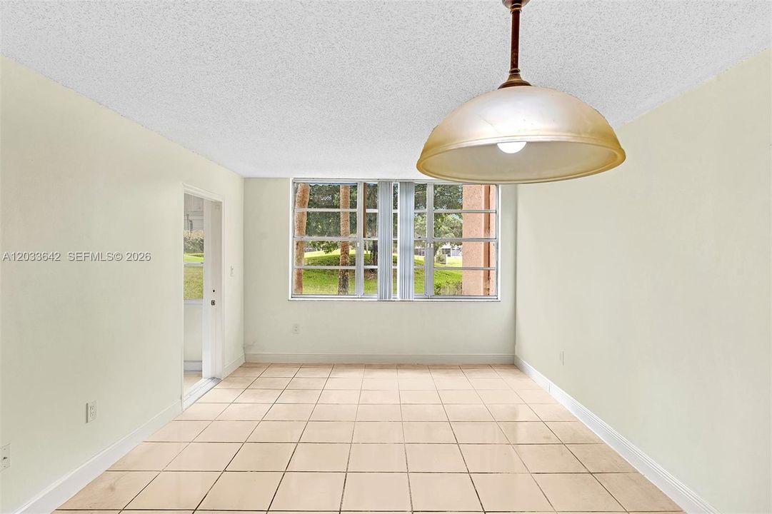 For Rent: $1,750 (1 beds, 1 baths, 850 Square Feet)