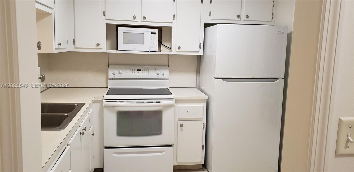 Activo con contrato: $1,700 (1 camas, 1 baños, 730 Pies cuadrados)