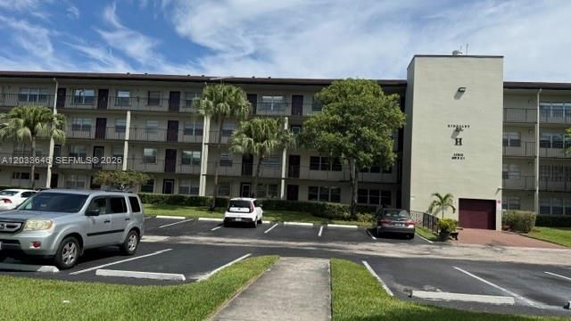 For Sale: $160,000 (1 beds, 1 baths, 1056 Square Feet)