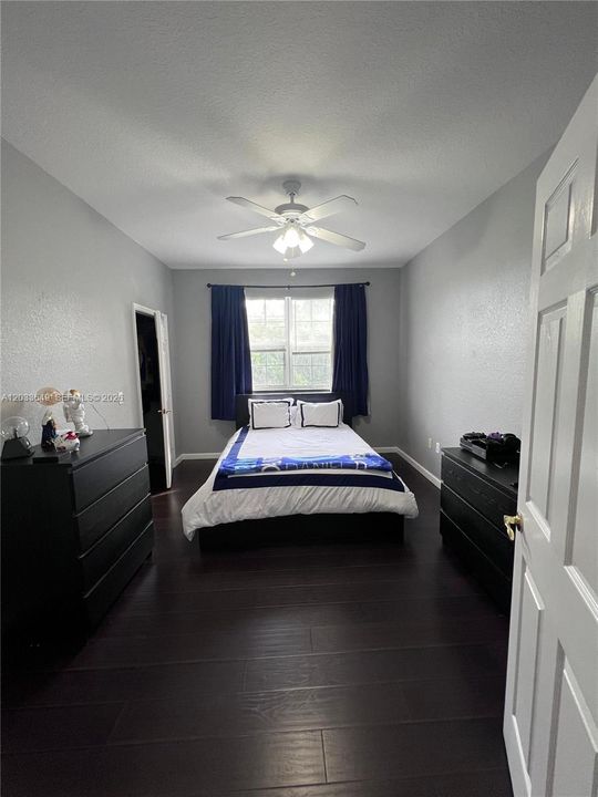 For Sale: $397,000 (3 beds, 2 baths, 1672 Square Feet)