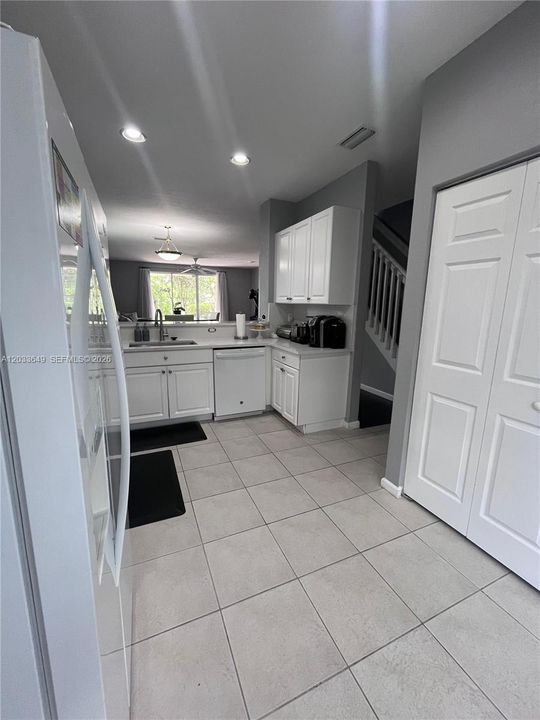 For Sale: $397,000 (3 beds, 2 baths, 1672 Square Feet)