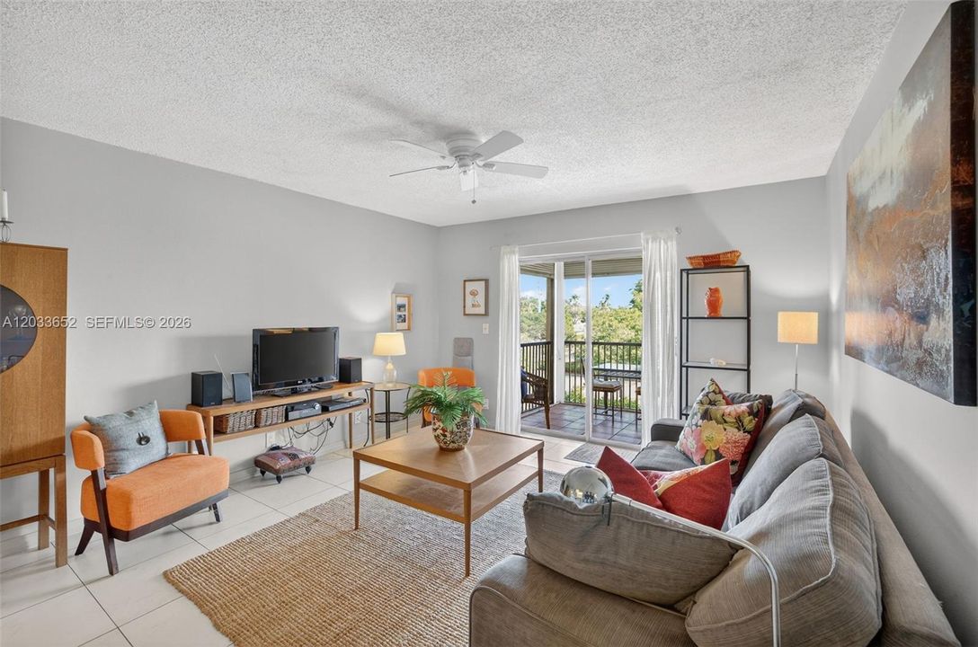 For Sale: $124,997 (1 beds, 1 baths, 675 Square Feet)