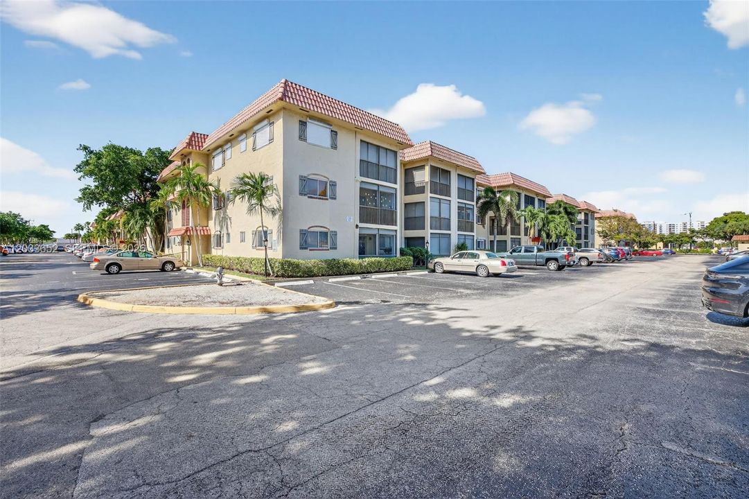 For Sale: $124,997 (1 beds, 1 baths, 675 Square Feet)