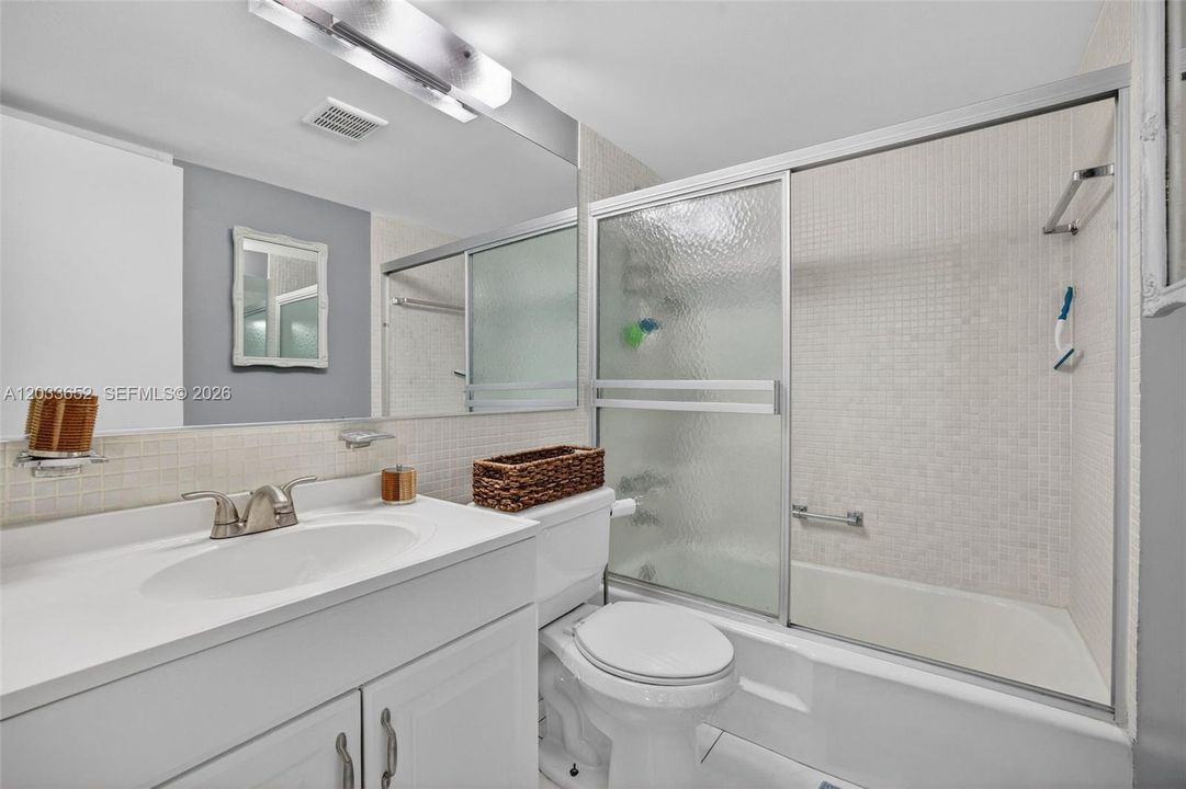 For Sale: $124,997 (1 beds, 1 baths, 675 Square Feet)