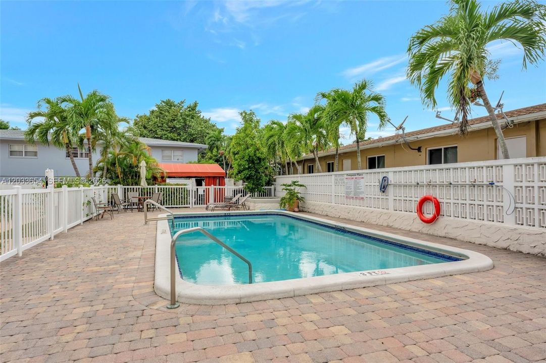 待售: $290,000 (2 贝兹, 2 浴室, 940 平方英尺)