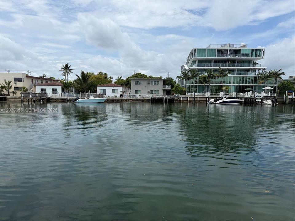 For Rent: $1,950 (1 beds, 1 baths, 431 Square Feet)