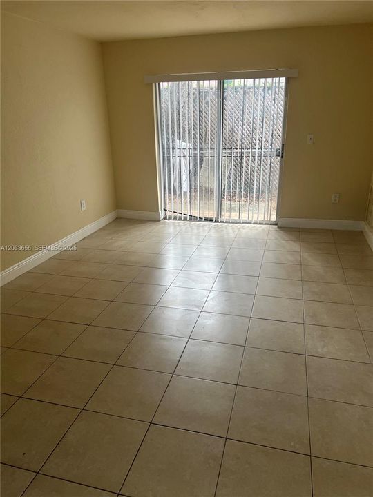 For Rent: $2,000 (2 beds, 1 baths, 3528 Square Feet)