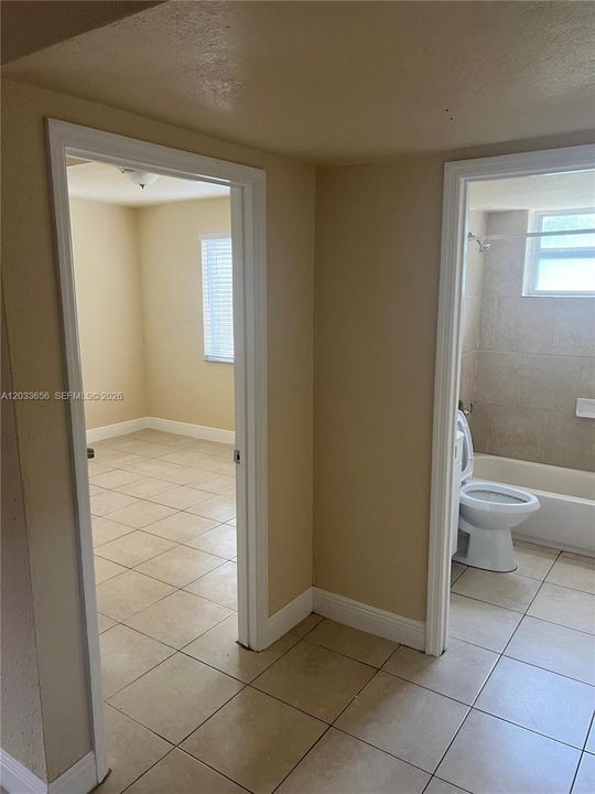 For Rent: $2,000 (2 beds, 1 baths, 3528 Square Feet)