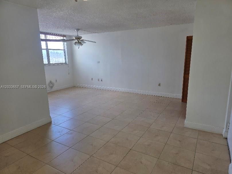 For Rent: $2,200 (2 beds, 2 baths, 1086 Square Feet)